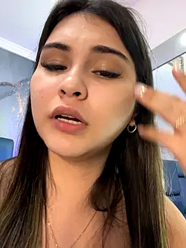 Snapshot of Aitana_Hilton_ chatting on 11.08.25 Aitana Hilton online show from 11.08.25