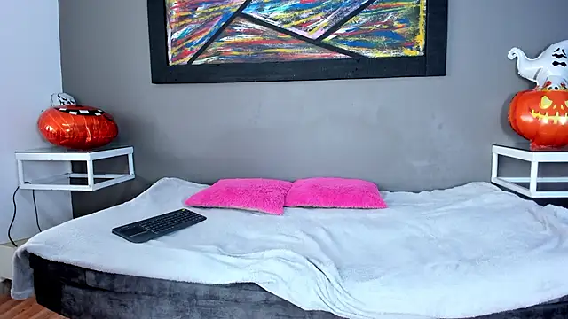 Snapshot of Charlotte_curvy_ chatting on 10.15.25 Charlotte curvy online show from 10.15.25