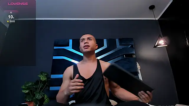 Snapshot of bruno_cavalli chatting on 03.14.25 bruno cavalli online show from 03.14.25