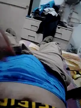 Snapshot of alejo5288 chatting on 10.06.25 alejo5288 online show from 10.06.25