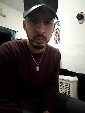 Snapshot of alejo5288 chatting on 10.22.25 alejo5288 online show from 10.22.25