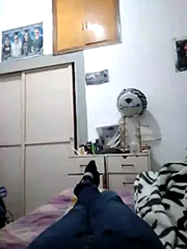 Snapshot of alejo5288 chatting on 10.27.25 alejo5288 online show from 10.27.25