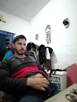 Snapshot of alejo5288 chatting on 11.13.25 alejo5288 online show from 11.13.25