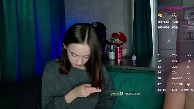 alexnikaaa online show from 10.19.25