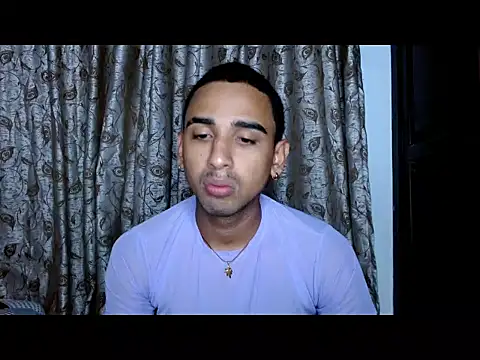 Snapshot of dannyhardx chatting on 11.17.25 dannyhardx online show from 11.17.25