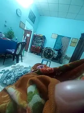 KisSsu online show from 12.04.25