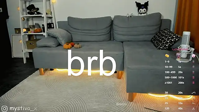 Snapshot of EliyaX chatting on 10.17.25 EliyaX online show from 10.17.25