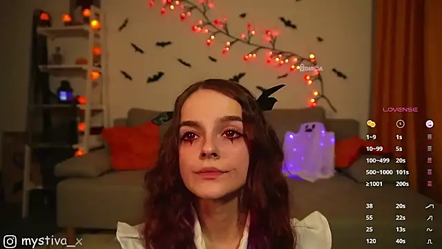 Snapshot of EliyaX chatting on 10.31.25 EliyaX online show from 10.31.25