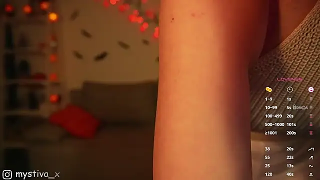 Snapshot of EliyaX chatting on 11.02.25 EliyaX online show from 11.02.25