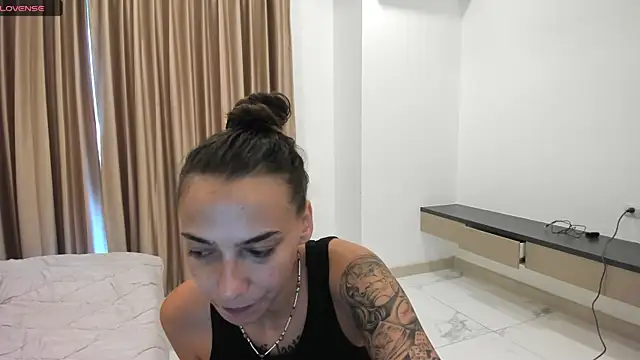 Snapshot of annabishop chatting on 11.05.25 annabishop online show from 11.05.25