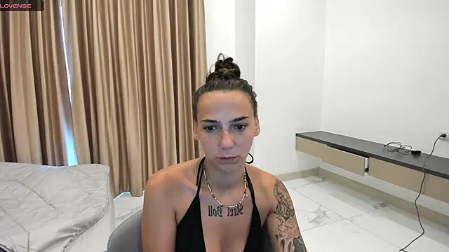 Snapshot of annabishop chatting on 11.06.25 annabishop online show from 11.06.25