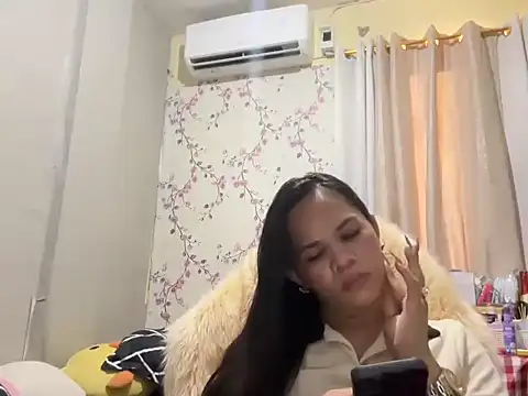 SophiaCourthaway online show from 01.08.26