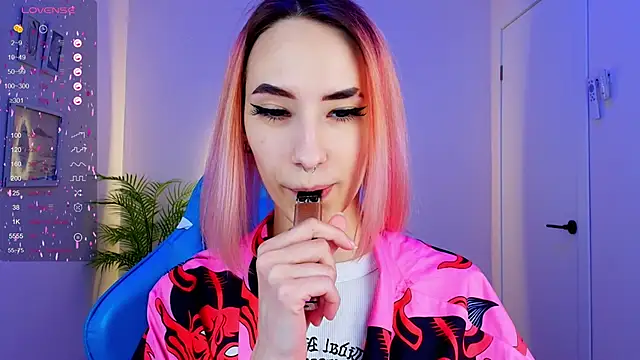 Snapshot of Kar1_na_ chatting on 03.05.25 Kar1 na online show from 03.05.25