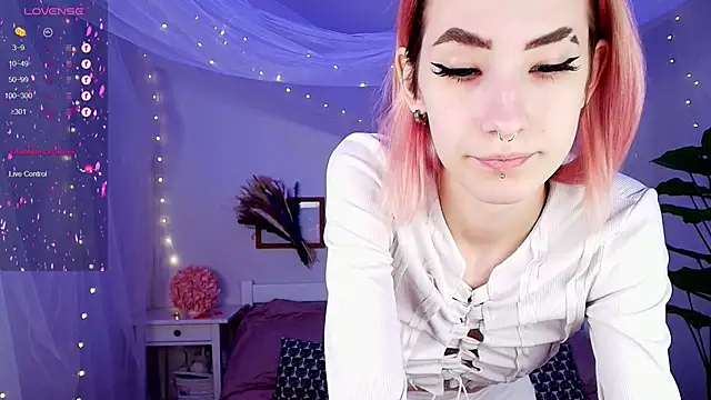 Snapshot of Kar1_na_ chatting on 03.07.25 Kar1 na online show from 03.07.25