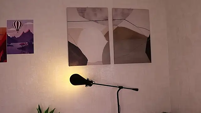 Leya Curly online show from 06.03.26