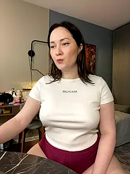 Kiss My Body online show from 11.09.25