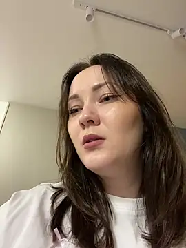 Kiss My Body online show from 11.15.25