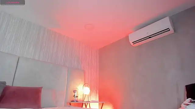 Snapshot of Stefanyduque1 chatting on 01.17.25 Stefanyduque1 online show from 01.17.25