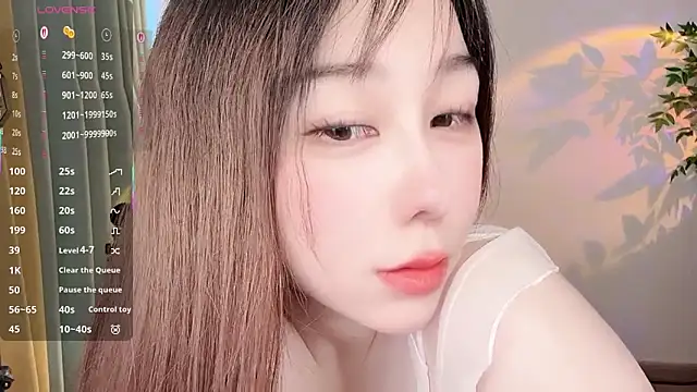 Snapshot of Alano-01 chatting on 11.05.25 Alano-01 online show from 11.05.25