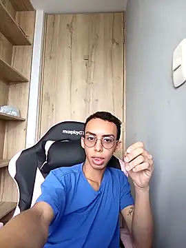 Snapshot of EthaanCox chatting on 02.27.26 EthaanCox online show from 02.27.26