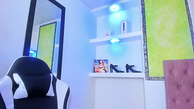 Snapshot of Miss_sparkle00 chatting on 11.07.25 Miss sparkle00 online show from 11.07.25