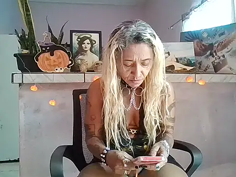 lilithandsugar online show from 10.31.25