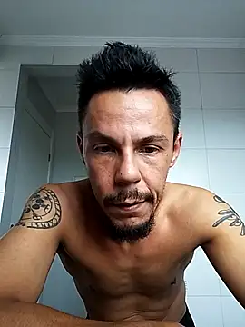 Snapshot of Santanacumxplod chatting on 10.18.25 Santanacumxplod online show from 10.18.25