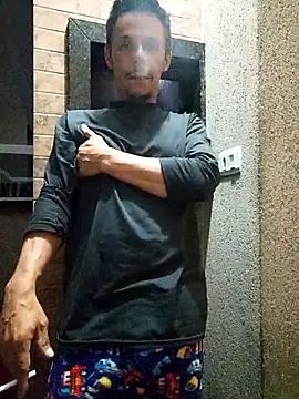 Snapshot of Santanacumxplod chatting on 11.12.25 Santanacumxplod online show from 11.12.25