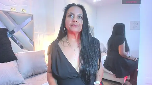 Snapshot of raquell_moore chatting on 09.23.25 raquell moore online show from 09.23.25