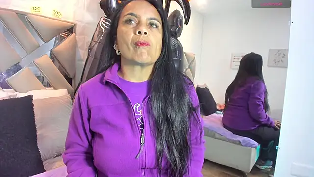 Snapshot of raquell_moore chatting on 10.13.25 raquell moore online show from 10.13.25