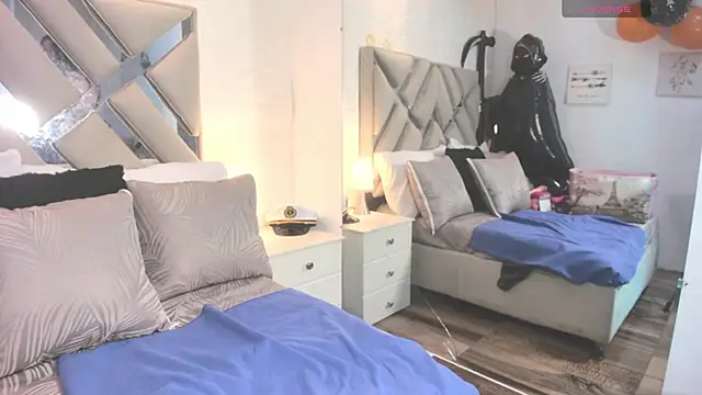 Snapshot of raquell_moore chatting on 10.14.25 raquell moore online show from 10.14.25