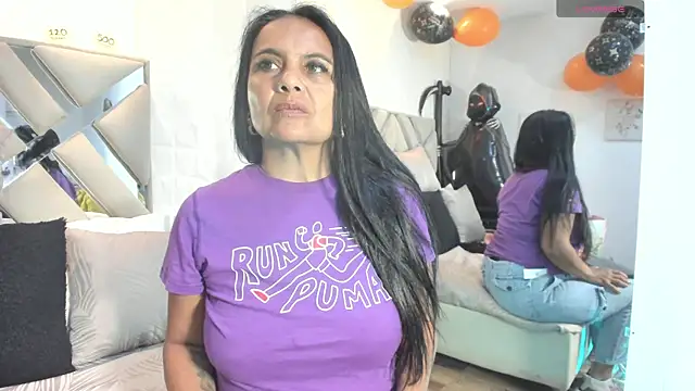 Snapshot of raquell_moore chatting on 10.15.25 raquell moore online show from 10.15.25