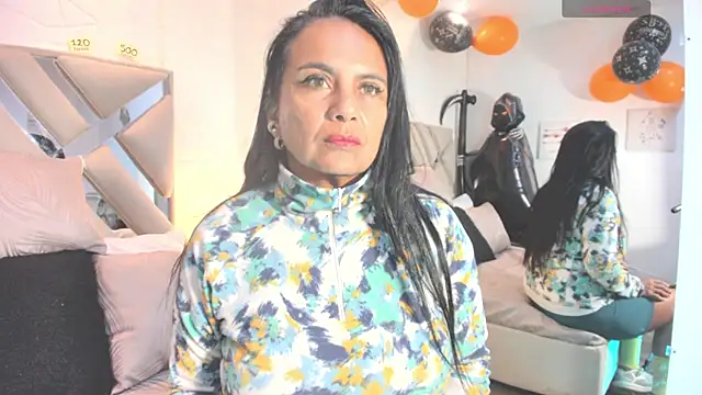 Snapshot of raquell_moore chatting on 10.17.25 raquell moore online show from 10.17.25