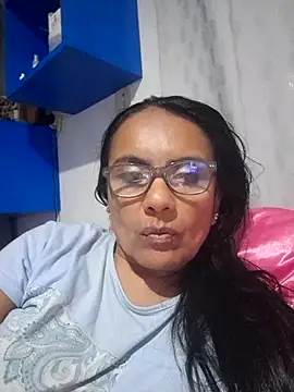 Snapshot of raquell_moore chatting on 10.26.25 raquell moore online show from 10.26.25