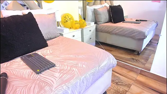 raquell moore online show from 12.18.25