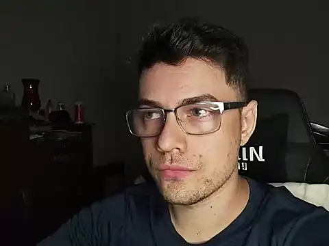 Snapshot of Dyllan__ chatting on 10.28.25 Dyllan online show from 10.28.25