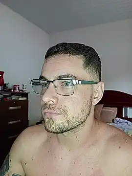 Snapshot of Dyllan__ chatting on 05.19.26 Dyllan online show from 05.19.26