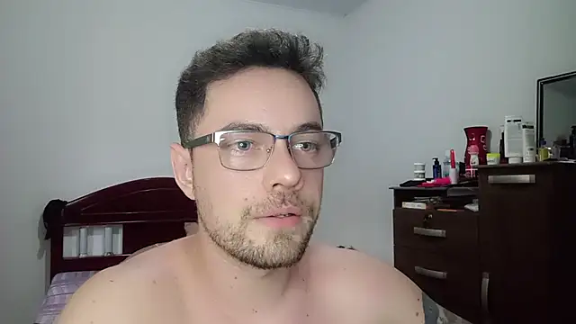 Snapshot of Dyllan__ chatting on 06.04.26 Dyllan online show from 06.04.26