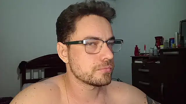 Snapshot of Dyllan__ chatting on 06.19.26 Dyllan online show from 06.19.26