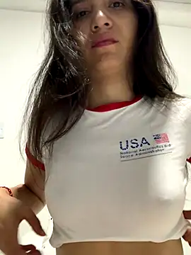 Snapshot of Bella_still chatting on 10.15.25 Bella still online show from 10.15.25