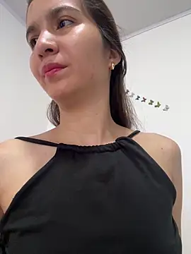 Bella still online show from 04.05.26