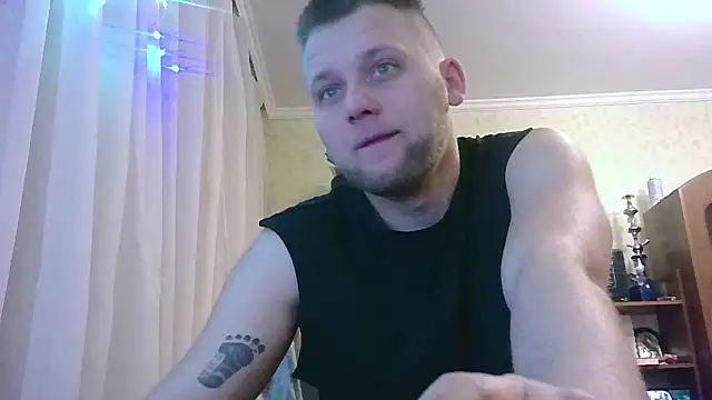 Snapshot of HunterOnBoobs chatting on 02.15.25 HunterOnBoobs online show from 02.15.25