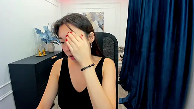 AnnaReyla online show from 09.29.25