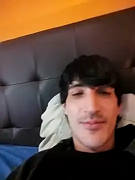 Snapshot of moutt99 chatting on 01.22.25 moutt99 online show from 01.22.25