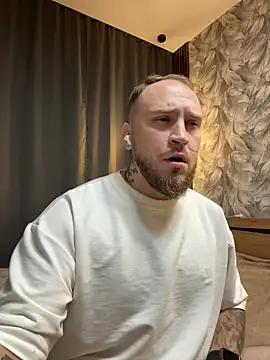 Snapshot of _XxX-XxX_ chatting on 10.07.25 XxX-XxX online show from 10.07.25