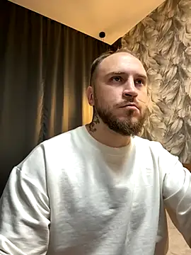 Snapshot of _XxX-XxX_ chatting on 10.10.25 XxX-XxX online show from 10.10.25