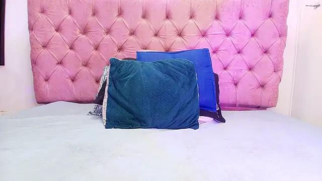 Snapshot of Auroraa_miller chatting on 09.27.25 Auroraa miller online show from 09.27.25