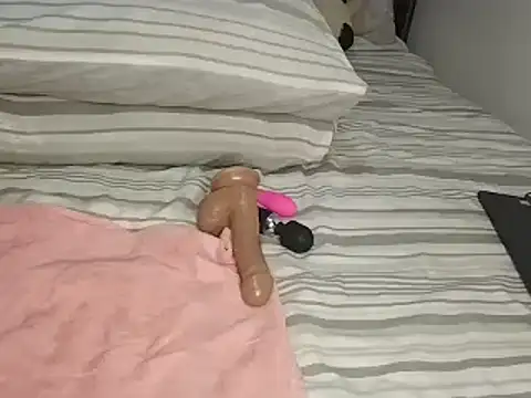 Snapshot of Chandy012 chatting on 10.17.25 Chandy012 online show from 10.17.25