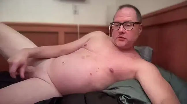 Snapshot of __DR3W__ chatting on 01.25.25 DR3W online show from 01.25.25