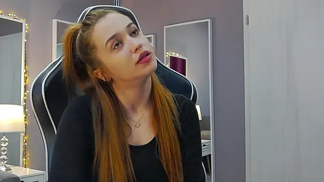 Snapshot of Eva_Lovvia_ chatting on 01.20.25 Eva Lovvia  online show from 01.20.25